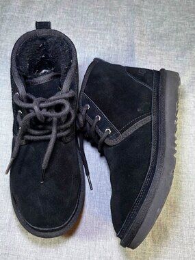 UGG Neumel II Black Suede Chukka Boots Youth Size 4 Womens 6